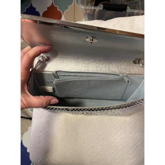 BUENO Silver Mesh Metal Evening Clutch Purse Diagonal Pattern Removable Strap - Picture 4 of 8